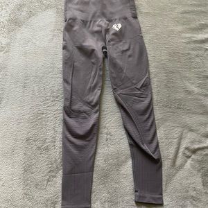 Women’s Best gray leggings